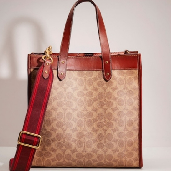 Coach Handbags - Coach Field Tote In Signature Canvas With Horse And Carriage Print
